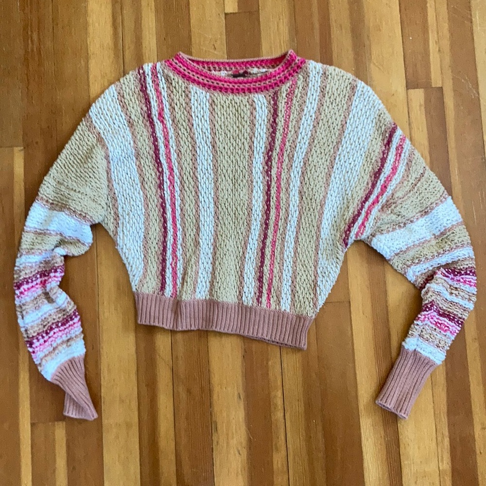 Super cute & cozy Free People knit sweater - size XS, pink & tan